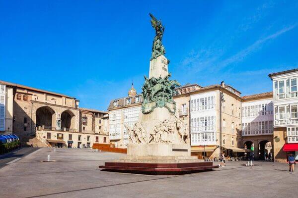 Plaza de la Virgen Blanca de Vitoria-Gasteiz